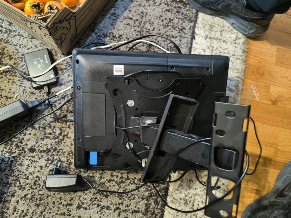 Продавам компютър за маркиране  с програма мистрал