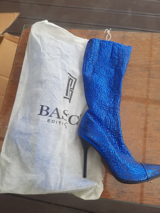 Женские сапоги. Распродаже