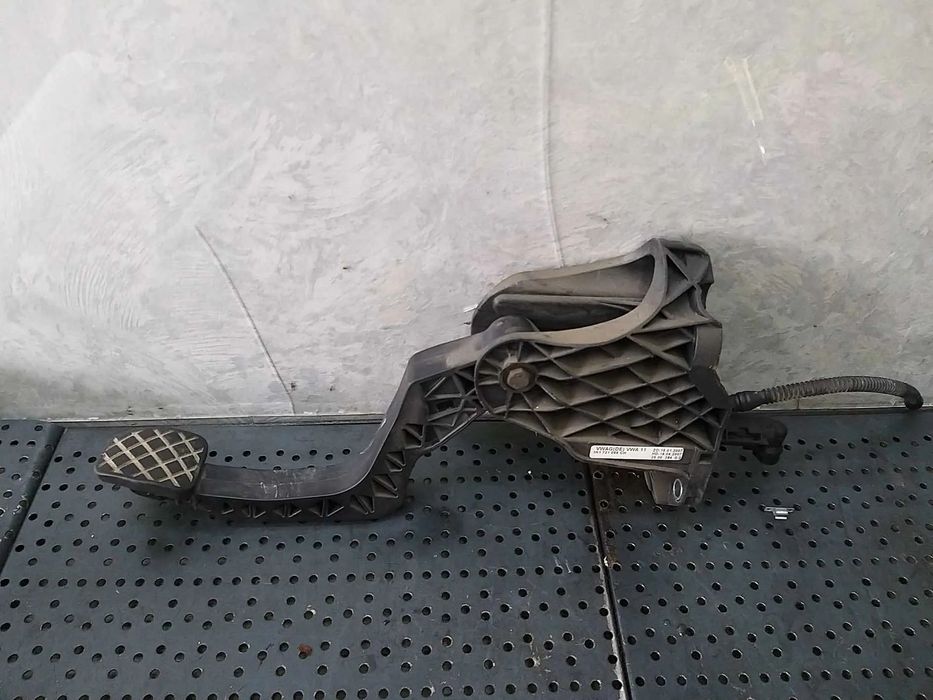 Pedala ambreiaj vw golf 5 1k 1k1721059ch