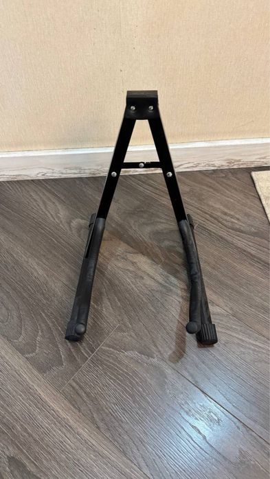 Продам гитару Yamaha C40