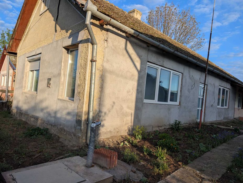 Casă de vânzare în Andrid