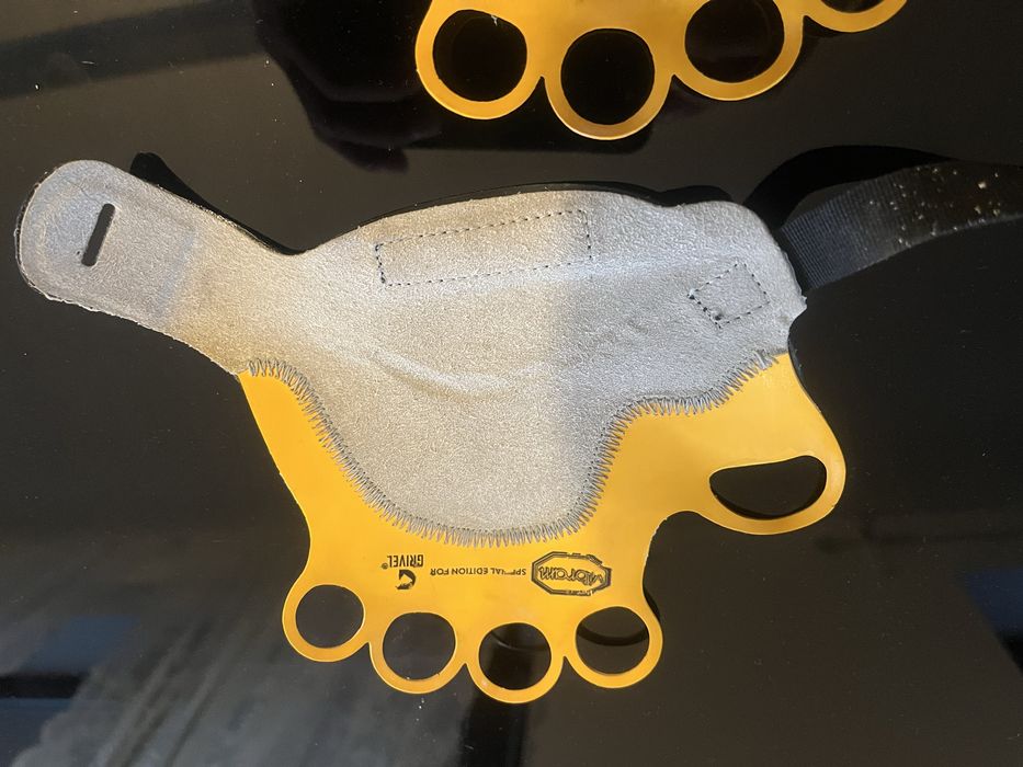 Grivel manusi de fisura