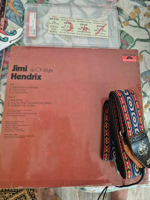 Продавам един лот Удсток 1969 Джими Хендрикс и грамофонни плочи