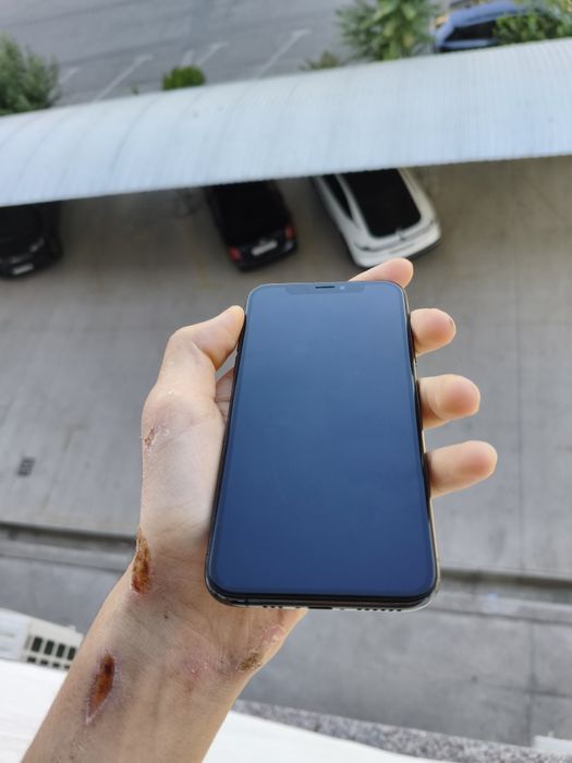 iPhone Xs ideal.
