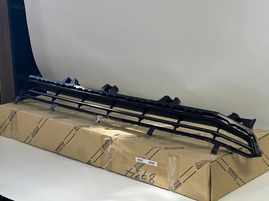 Решетка бампера Toyota Prado 160 оригинал