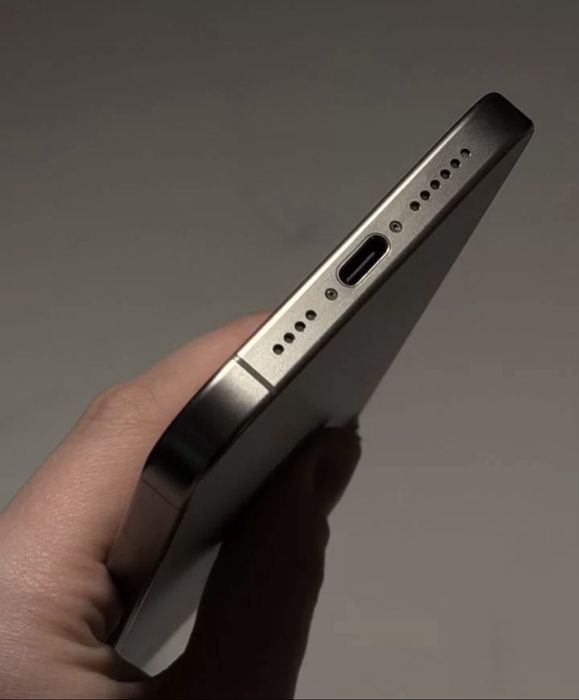 Продам Айфон 15 про макс 512 гб акб 81 в идеале