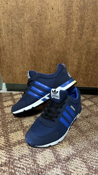 Чисто нови обувки.