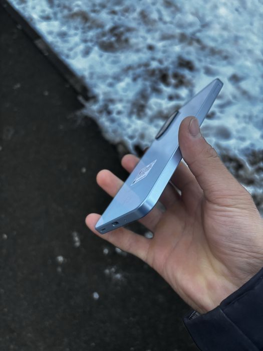 Самсунг А17.