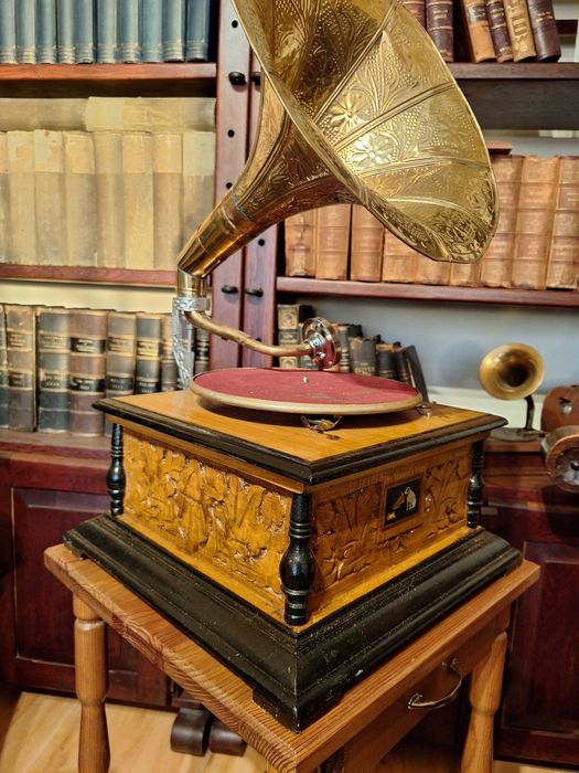 Грамофон с фуния