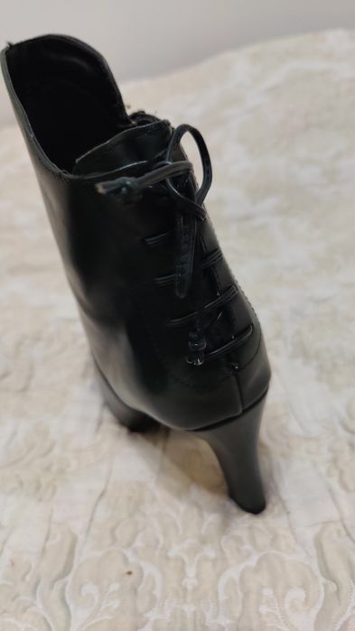 Продам ботинки Tamaris