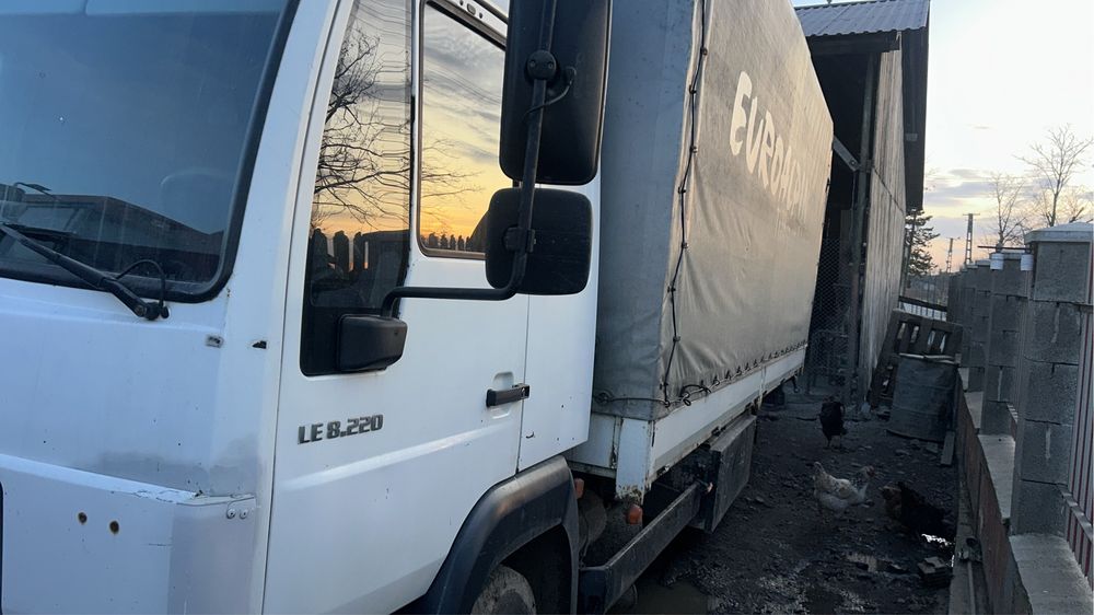 Camion 7,5 tone MAN LE 8220