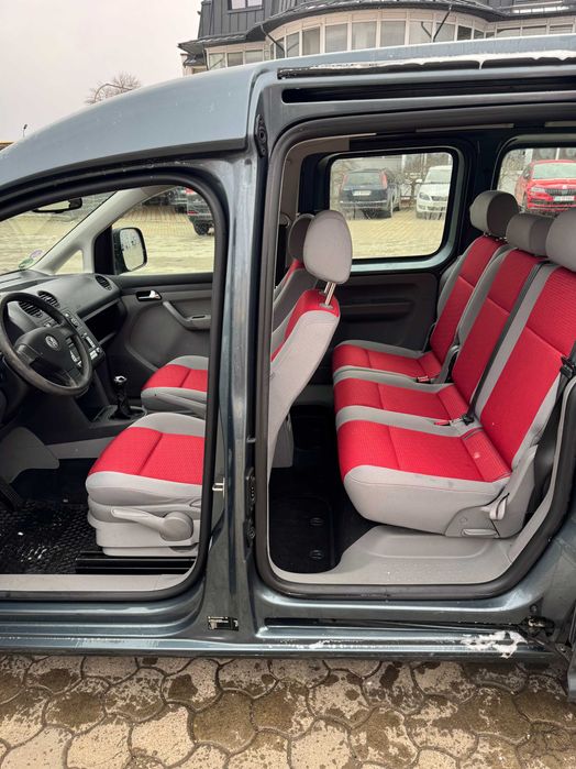Vand Volkswagen Caddy anul 2008 2.0 benzina impecabil INMATRICULAT