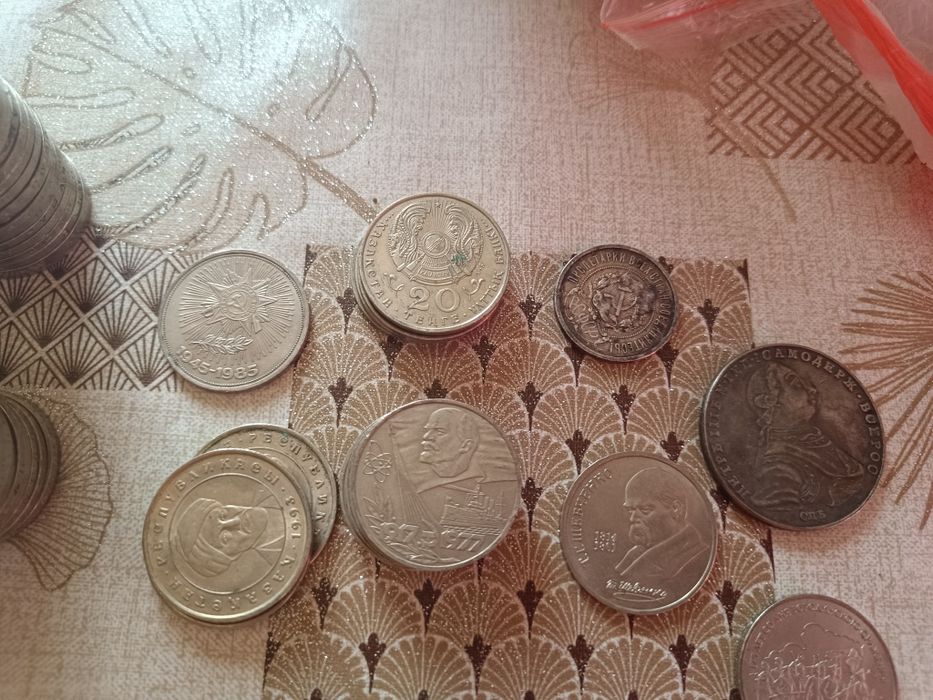 Продам российские рубли монеты