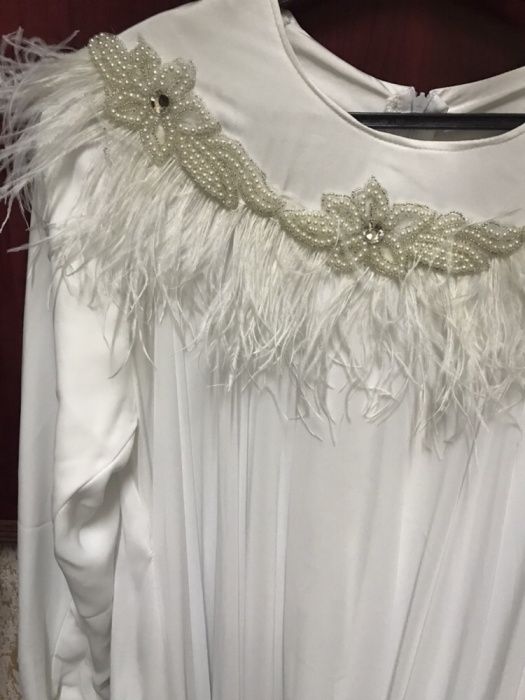 Платье нарядное свадебное