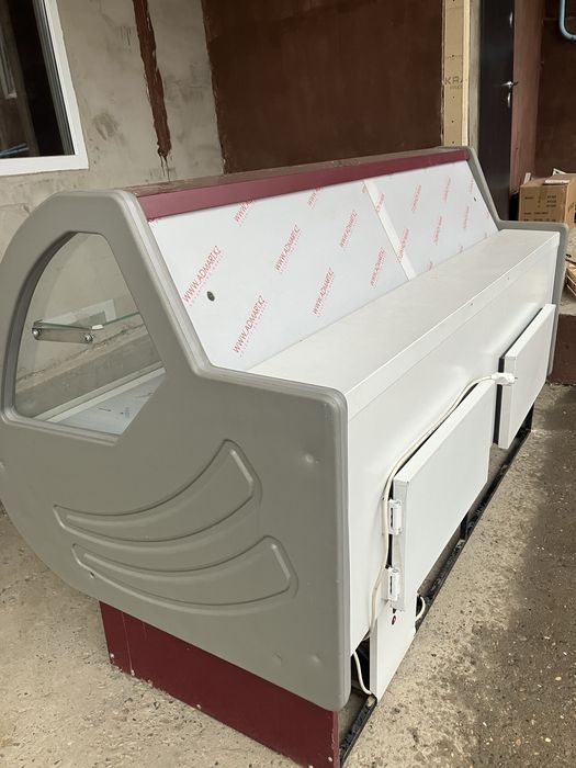 Витринный холодильник