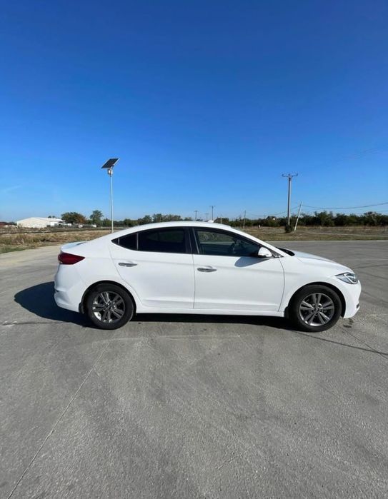 Hyundai Elantra  127k km reali!
