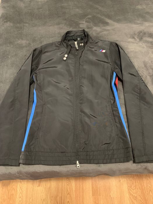 Продавам оригинално яке на BMW, размер S