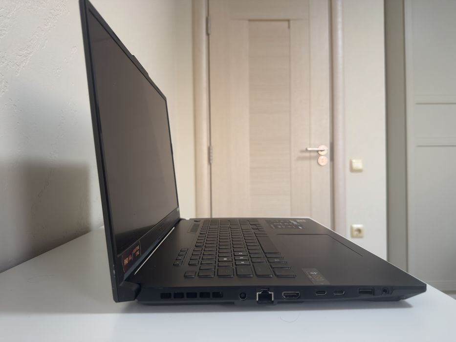 Gaming лаптоп ASUS TUF RTX 4050 в гаранция