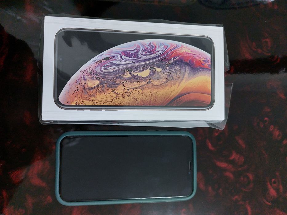 Продам Iphone XS
