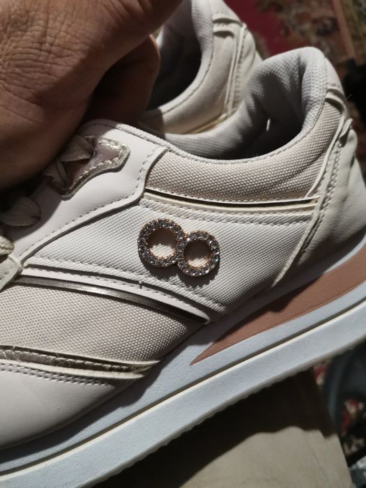 Маратонки достта запазени