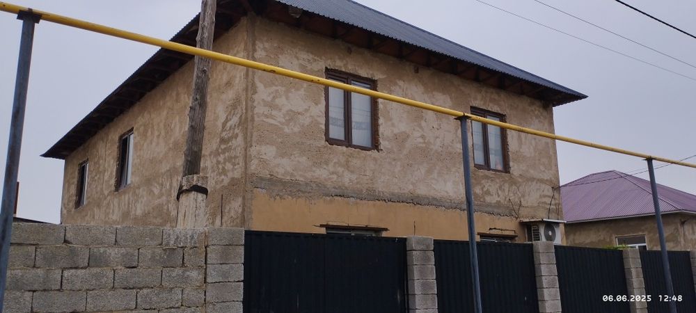 Срочно продаётся 2х этажный дом