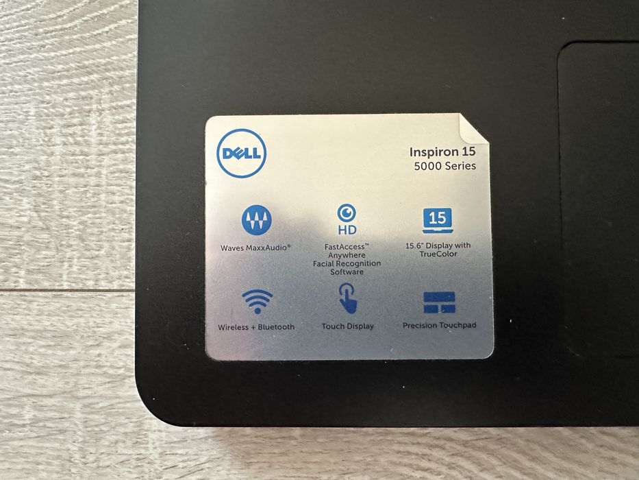 Лаптоп DELL 15.6 inspiron 15