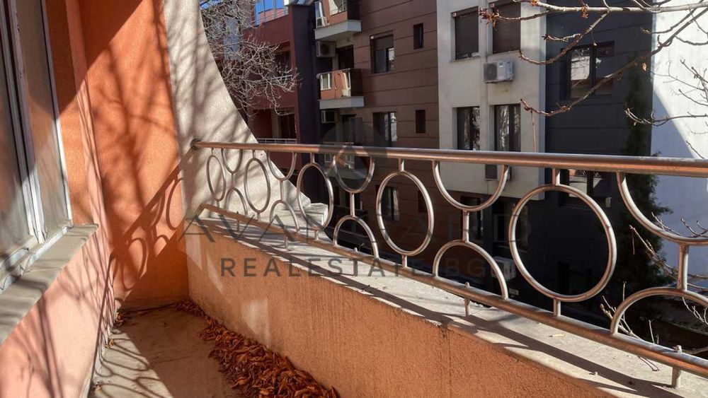 оф.22372 Двустаен с Гараж Новотела