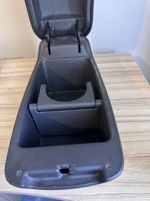 Подлакътник за Тойота Авенсис Т25