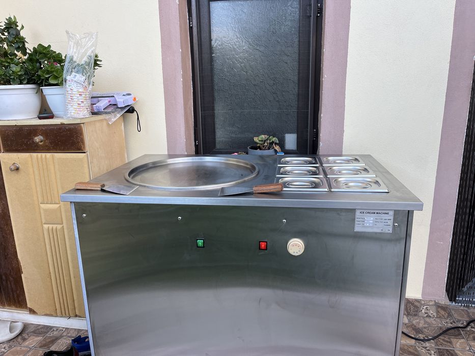 Masina De Inghetata Thailandeza Cu Plita Refrigerata 50x50 Cm
