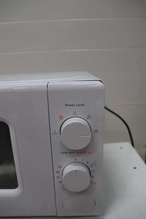 Микровълнова фурна Comfee, 20L, 700W бяла