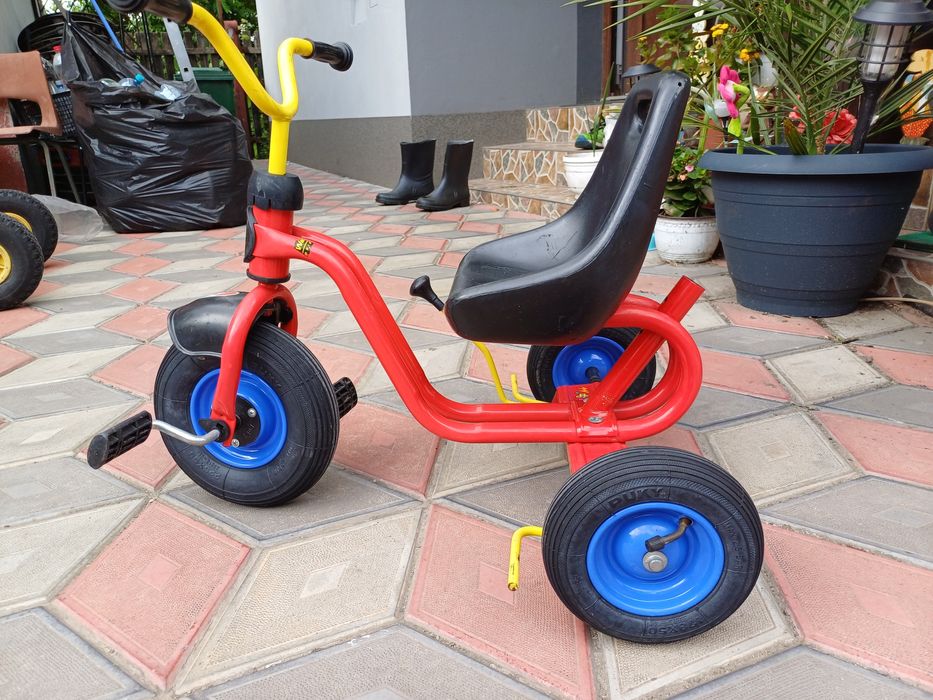 Tricicleta copii în stare impecabila cu roti cu cameră de aer