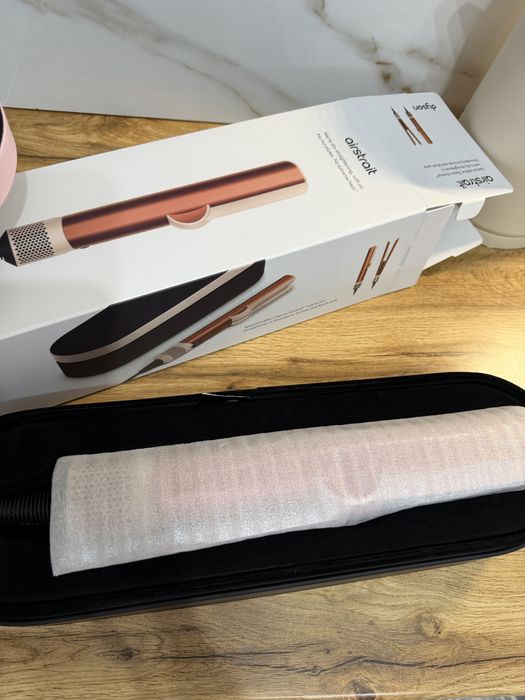 Новый Dyson 2 в 1 — фен + выпрямитель