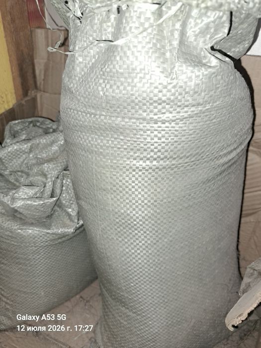 Продам песок, клей, цемент