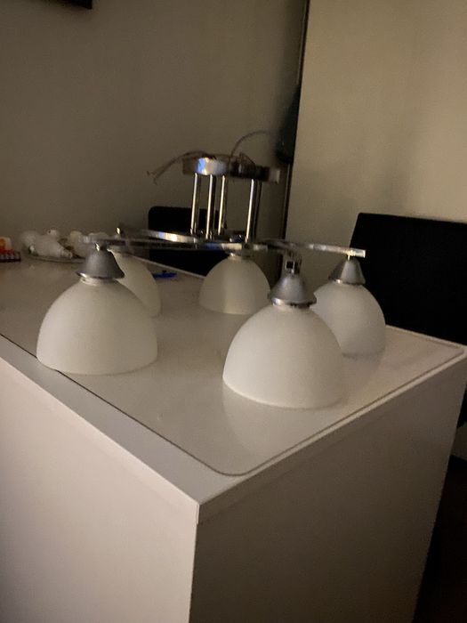 Продаю люстру потолочную