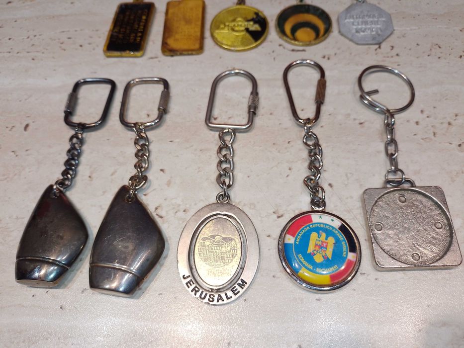 Brelocuri diverse anii ”60 - ”70