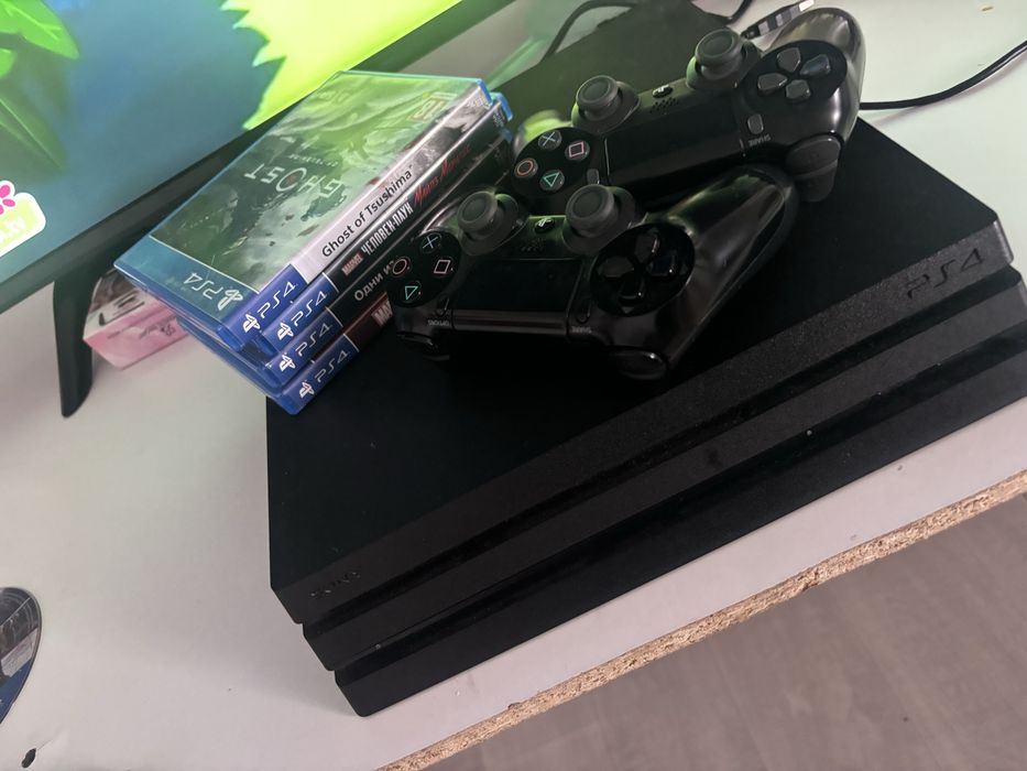 Ps 4 pro 1tb продам