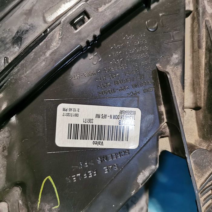 Оригинални фарове за Jeep grand cherokee wk2 trackhawk 2018 год.