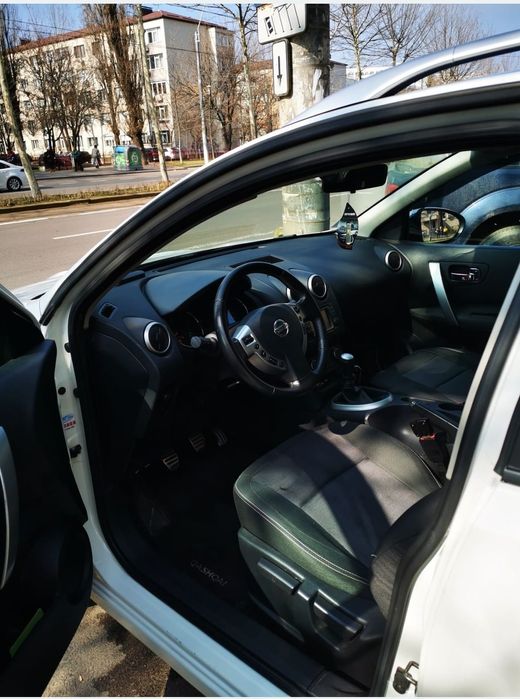 Nissan Qashqai 2012 ,1,5 deci...6800€