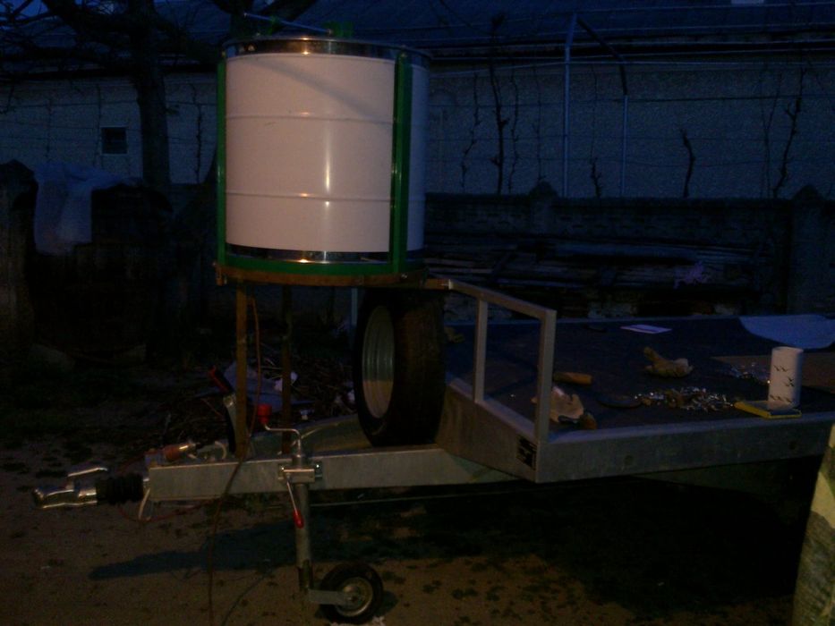 Vând platformă stupi...