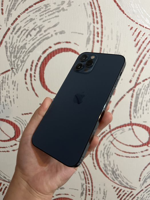 iPhone 12pro 256гб отличный