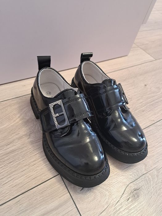 Продам туфли/ботиночки для девочек