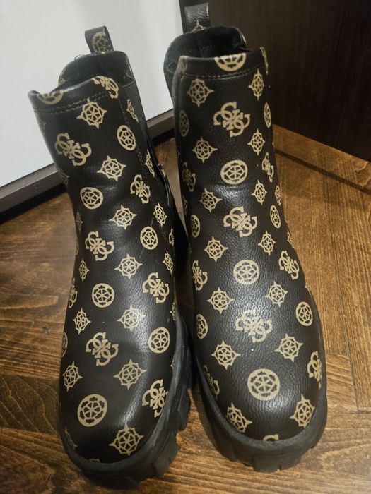 Новииии Боти Guess