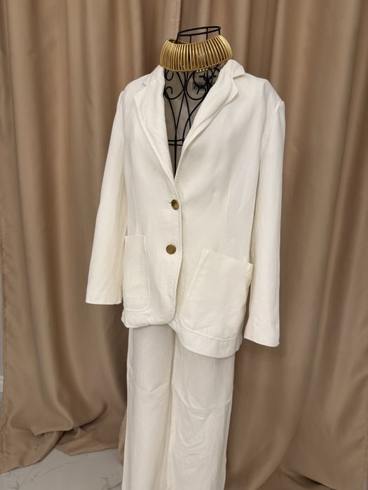 Бял костюм Zara дънков , сако и панталон
