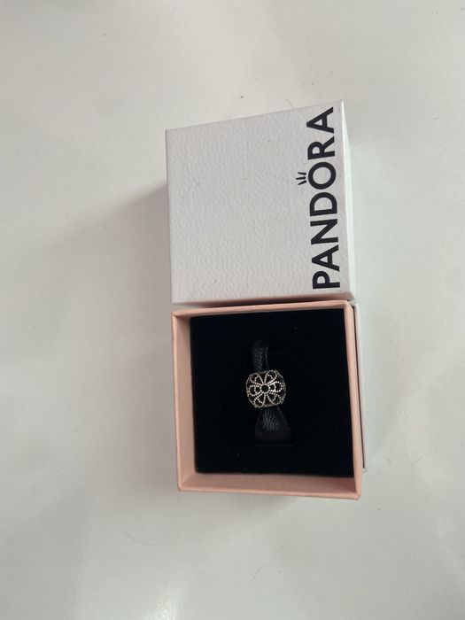 Pandora талисман „Дантелена роза“ – оригинал