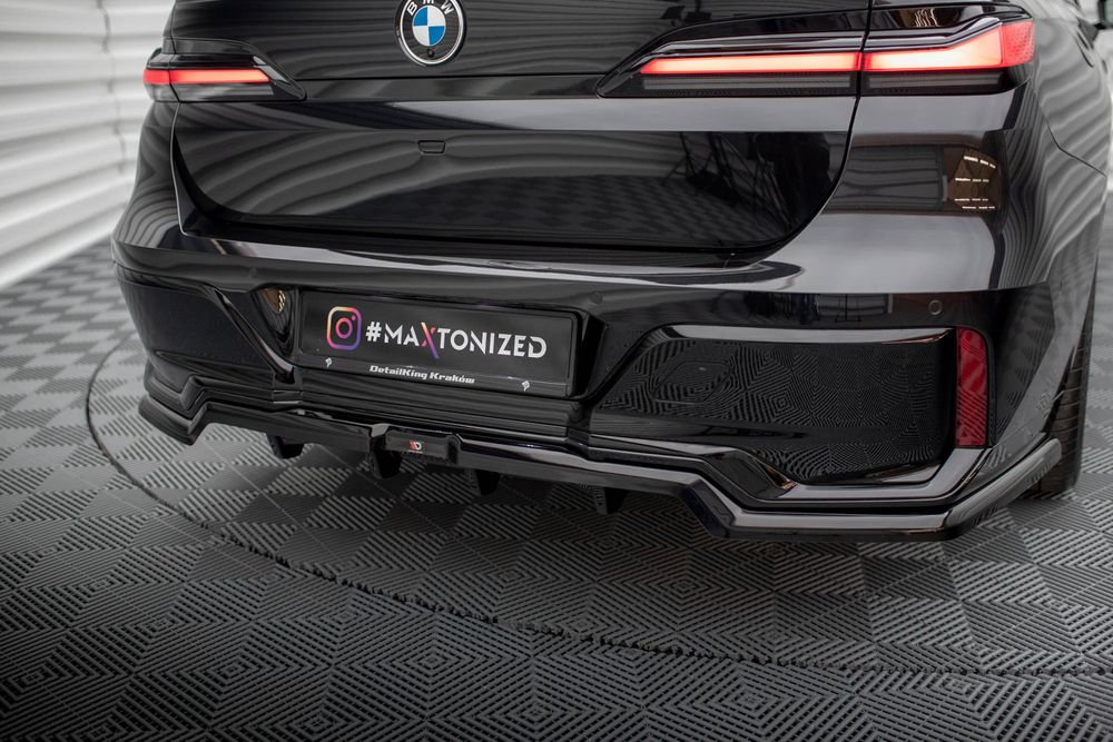 Добавка за задна броня Maxton design за BMW 7 G70 (2022-)