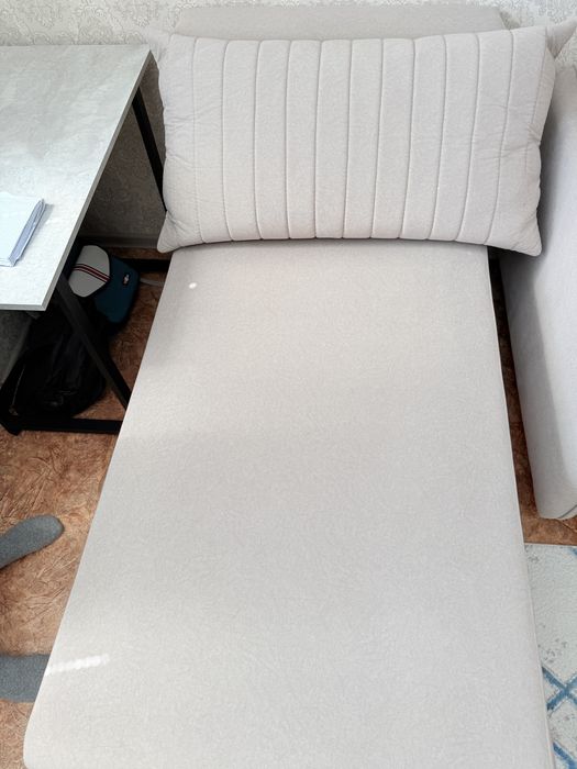 Пуфик от большого дивана.