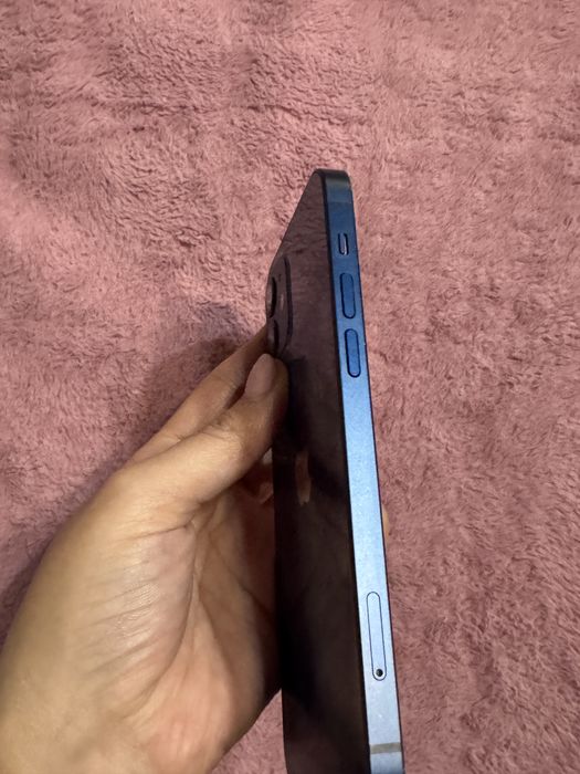 Продам айфон 12