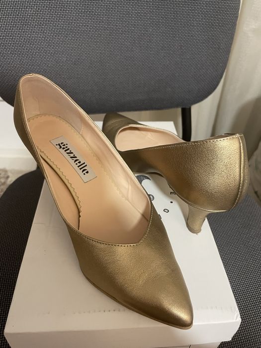 Vand pantofi eleganti, nr. 38, facuti la comanda pe site-ul Gazzelle.