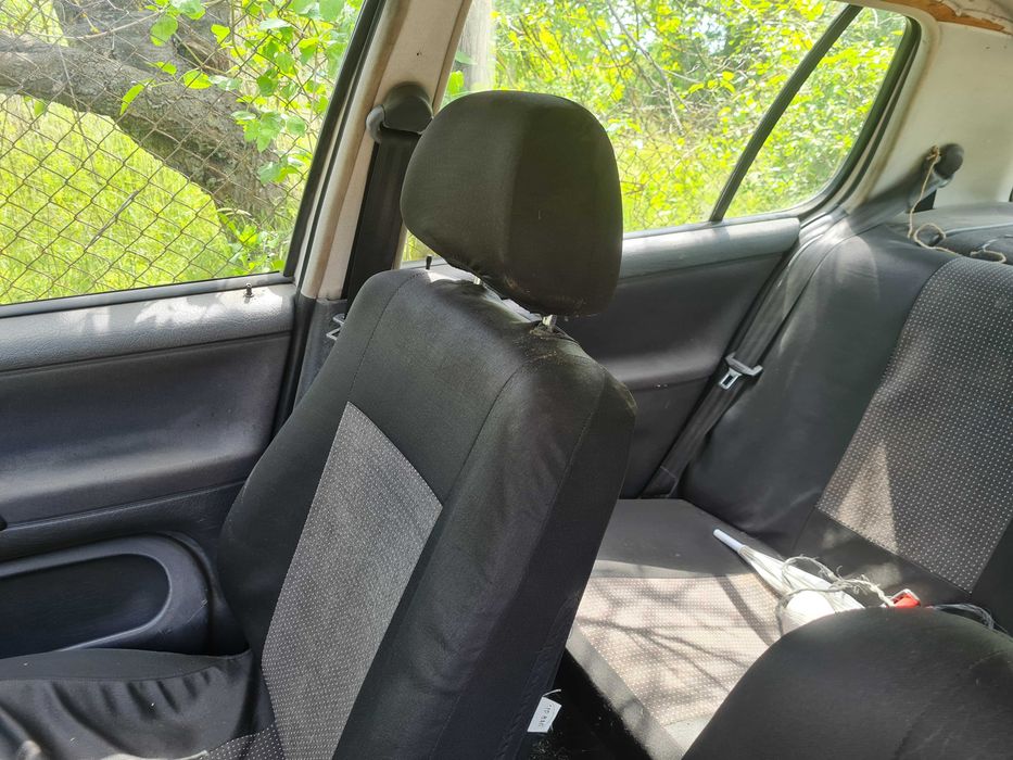 Продавам WV POLO 1000 кубика, набор 1998г. на части