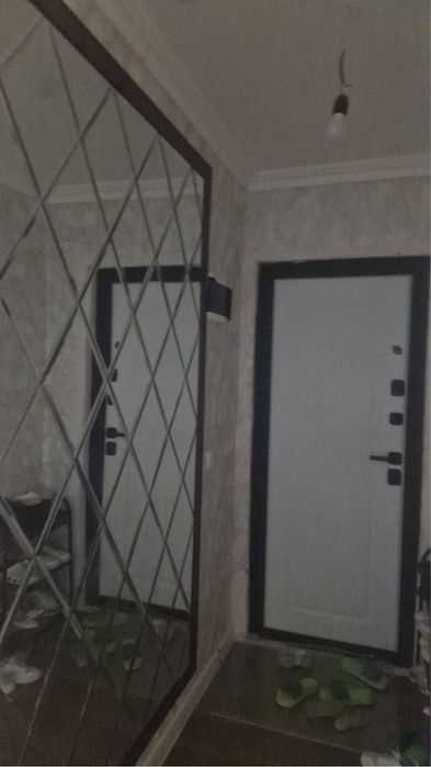 Срочно Продаеться 3-ком квартира города Чирчик район Троицк центр